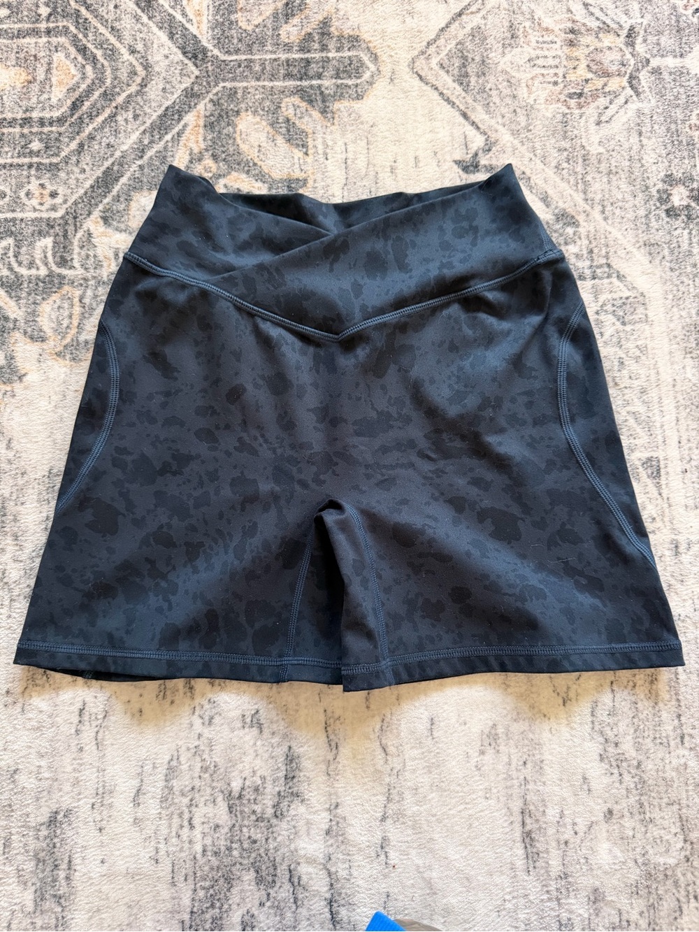 Alphalete Surface Power 5” V-Waist Athletic Shorts- Pebble Print